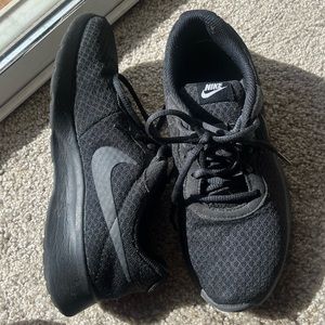 nike women’s cushion running shoes non-slip